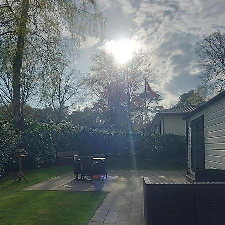 Chalet Wanama. Gelegen Op Het Vakantiepark Het Lierderholt Op De Veluwe. Villa Beekbergen Exteriör bild