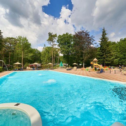 Chalet Wanama. Gelegen Op Het Vakantiepark Het Lierderholt Op De Veluwe. Villa Beekbergen Exteriör bild