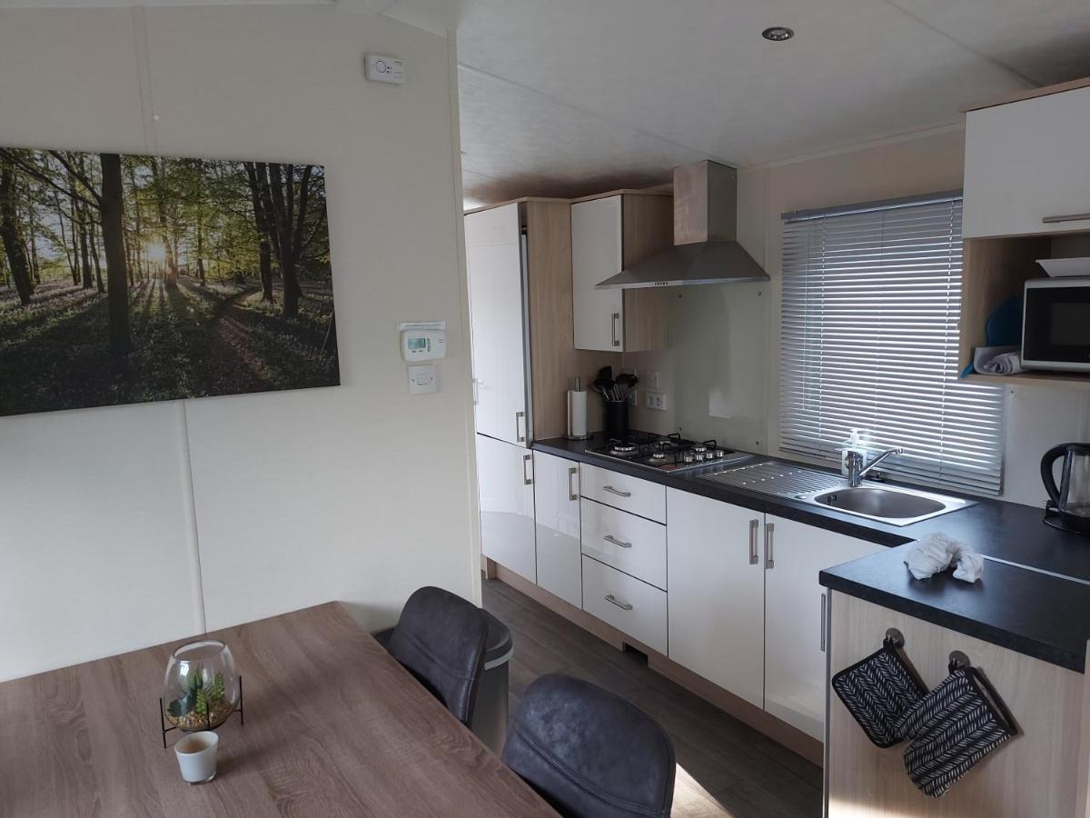 Chalet Wanama. Gelegen Op Het Vakantiepark Het Lierderholt Op De Veluwe. Villa Beekbergen Exteriör bild