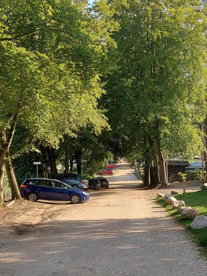 Chalet Wanama. Gelegen Op Het Vakantiepark Het Lierderholt Op De Veluwe. Villa Beekbergen Exteriör bild